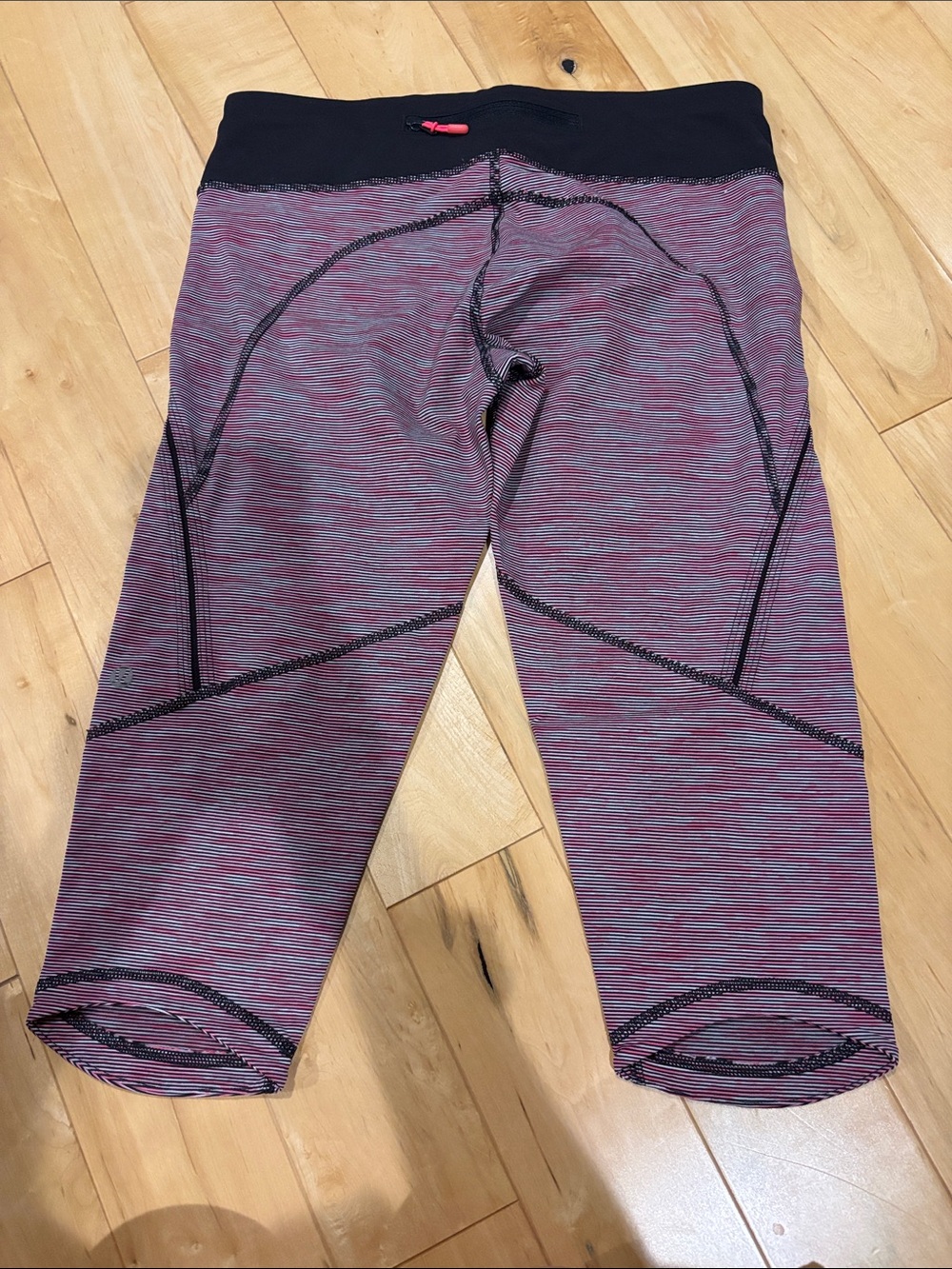 Lululemon capris - Picture 4 of 5